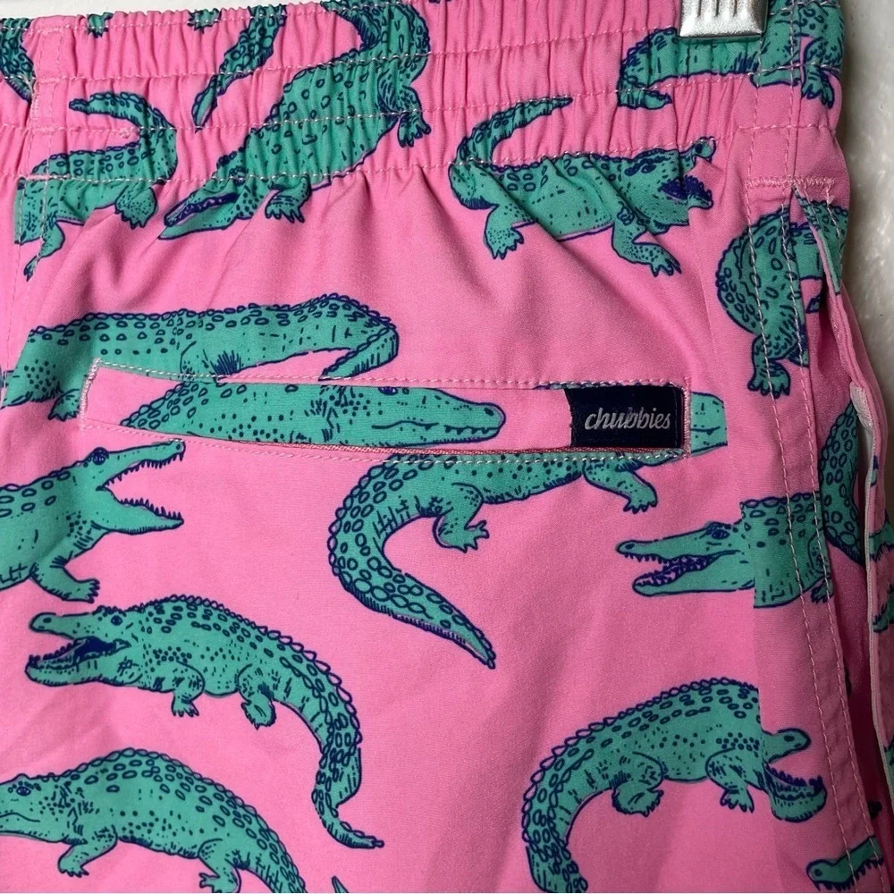 Chubbies Men’s The Glades Swim Shorts Pink with Alligator Print Size S